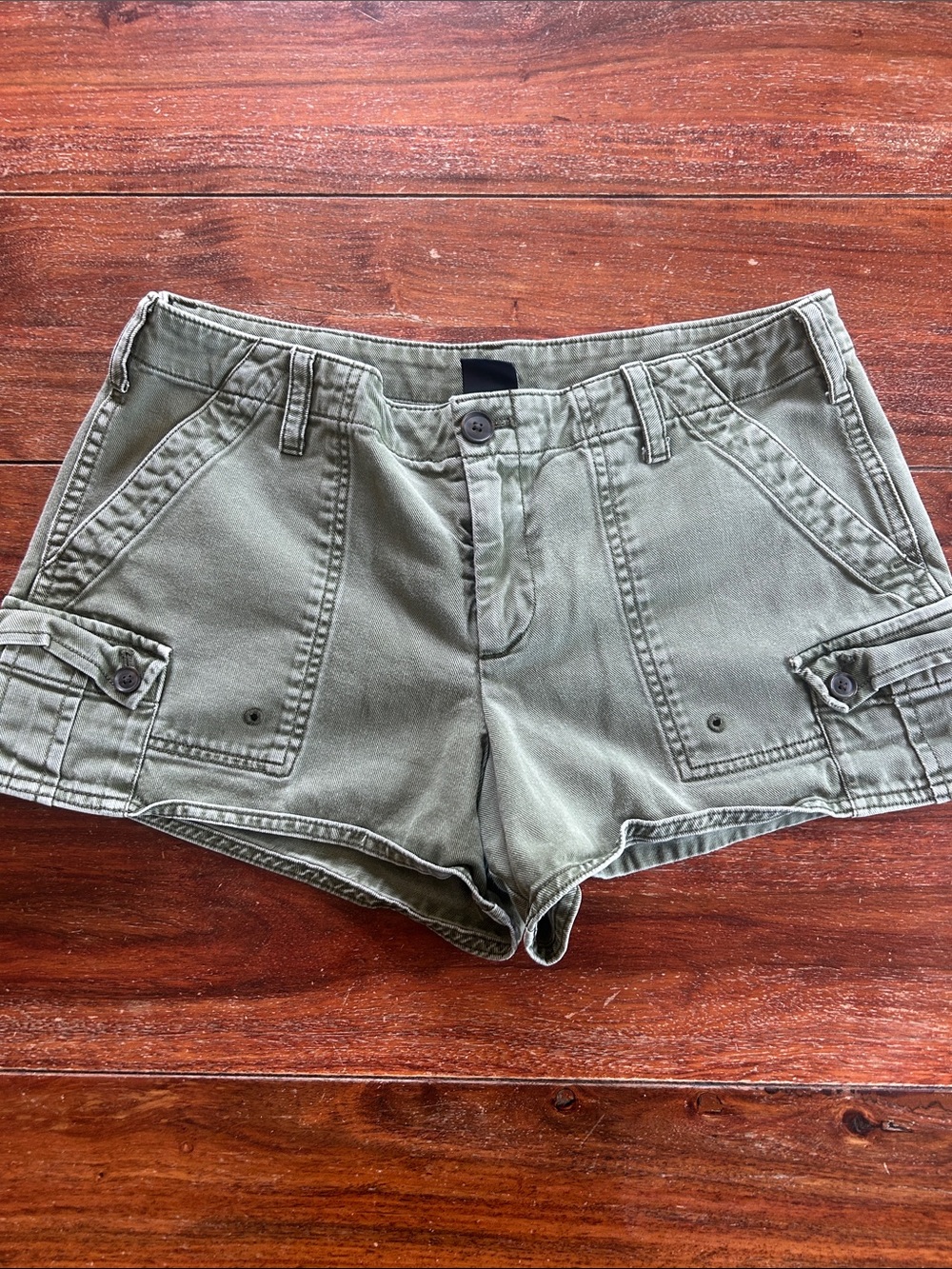 GAP Women's Olive Green Cargo Shorts